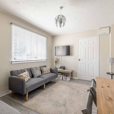 Villa Windsor Burnham Ascot Haven Sleeps 4 à Slough Extérieur photo