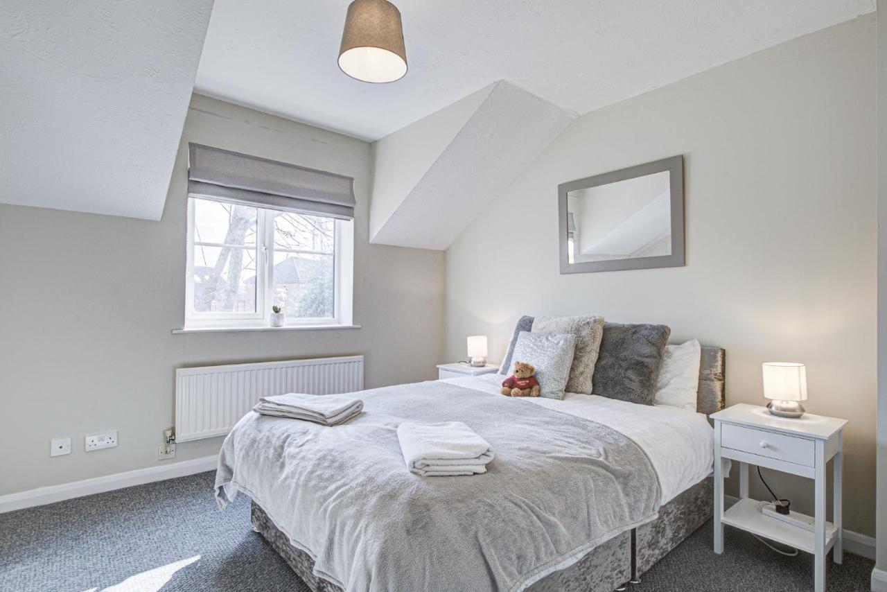 Villa Windsor Burnham Ascot Haven Sleeps 4 à Slough Extérieur photo