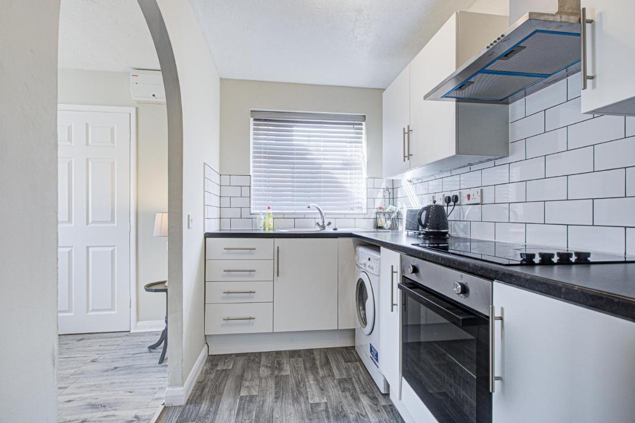 Villa Windsor Burnham Ascot Haven Sleeps 4 à Slough Extérieur photo