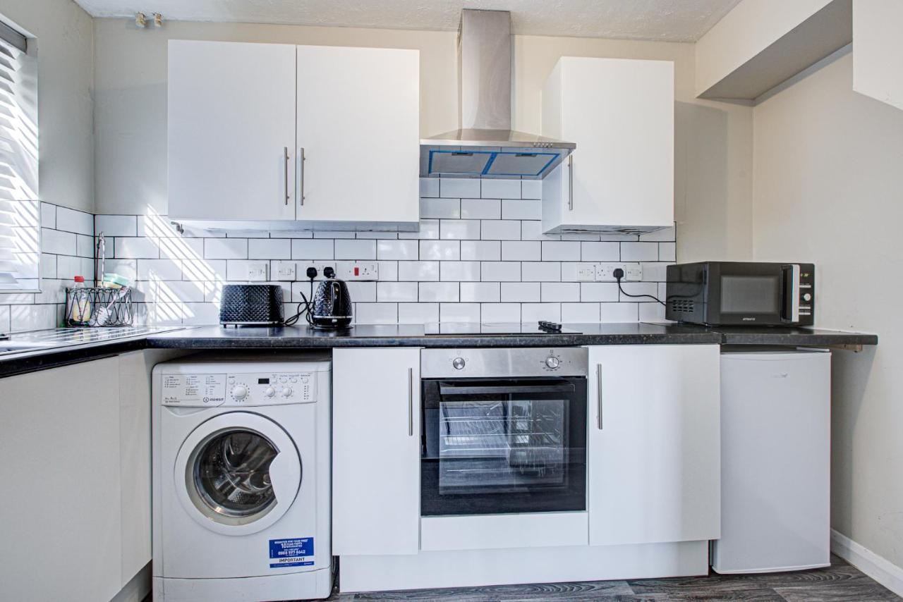 Villa Windsor Burnham Ascot Haven Sleeps 4 à Slough Extérieur photo