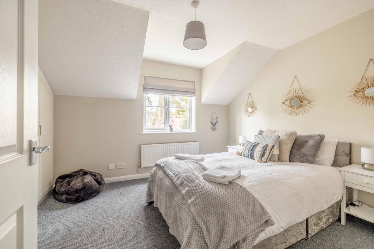 Villa Windsor Burnham Ascot Haven Sleeps 4 à Slough Extérieur photo