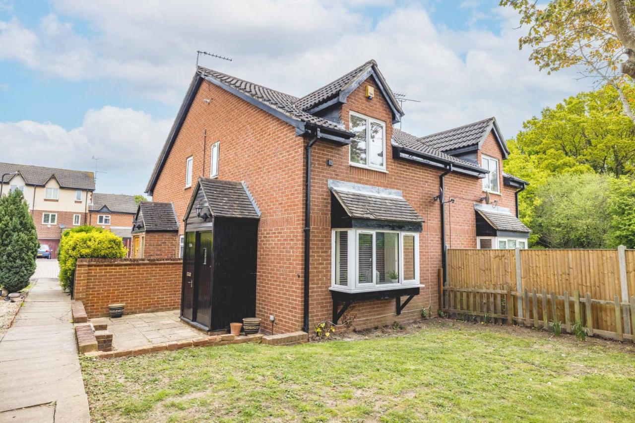 Villa Windsor Burnham Ascot Haven Sleeps 4 à Slough Extérieur photo